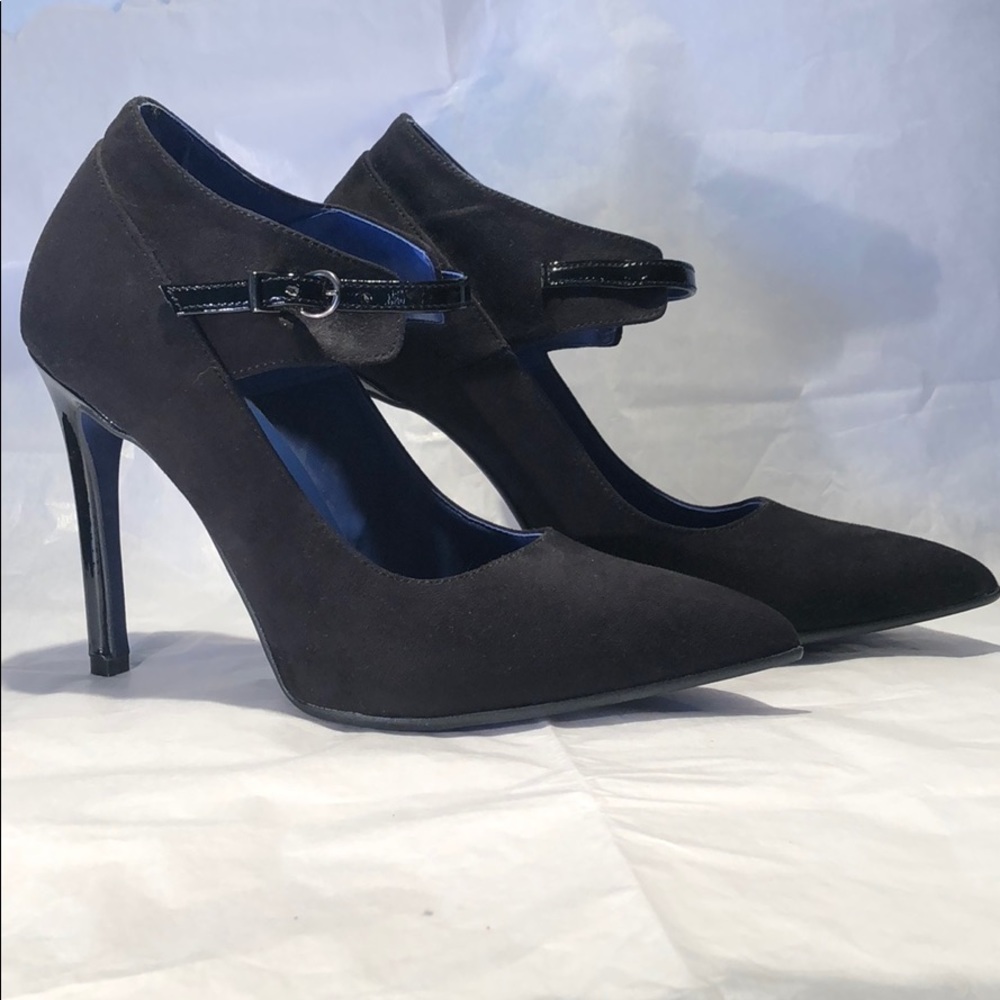 Black high hills Italian leather shoes